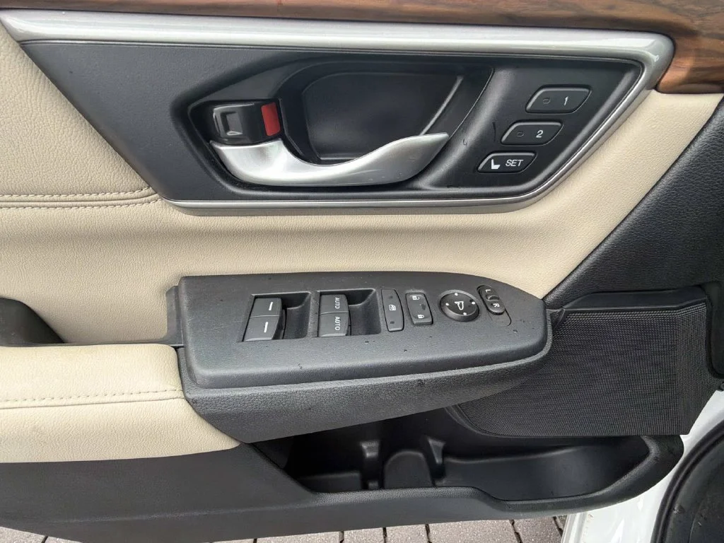 Used 2020  Honda EX-L image 15