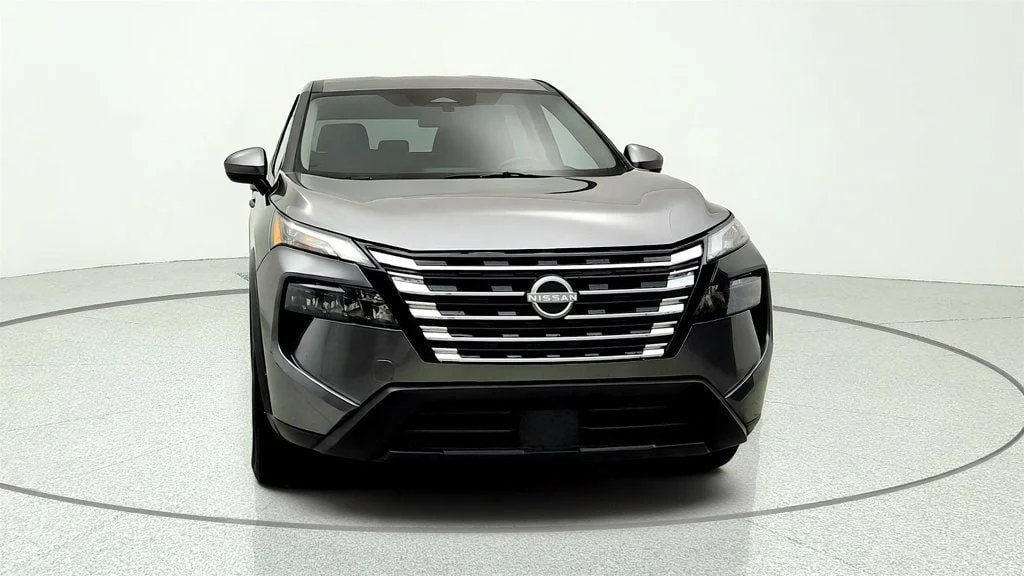 Used 2025 Gun Metallic Nissan FWD SV image 2