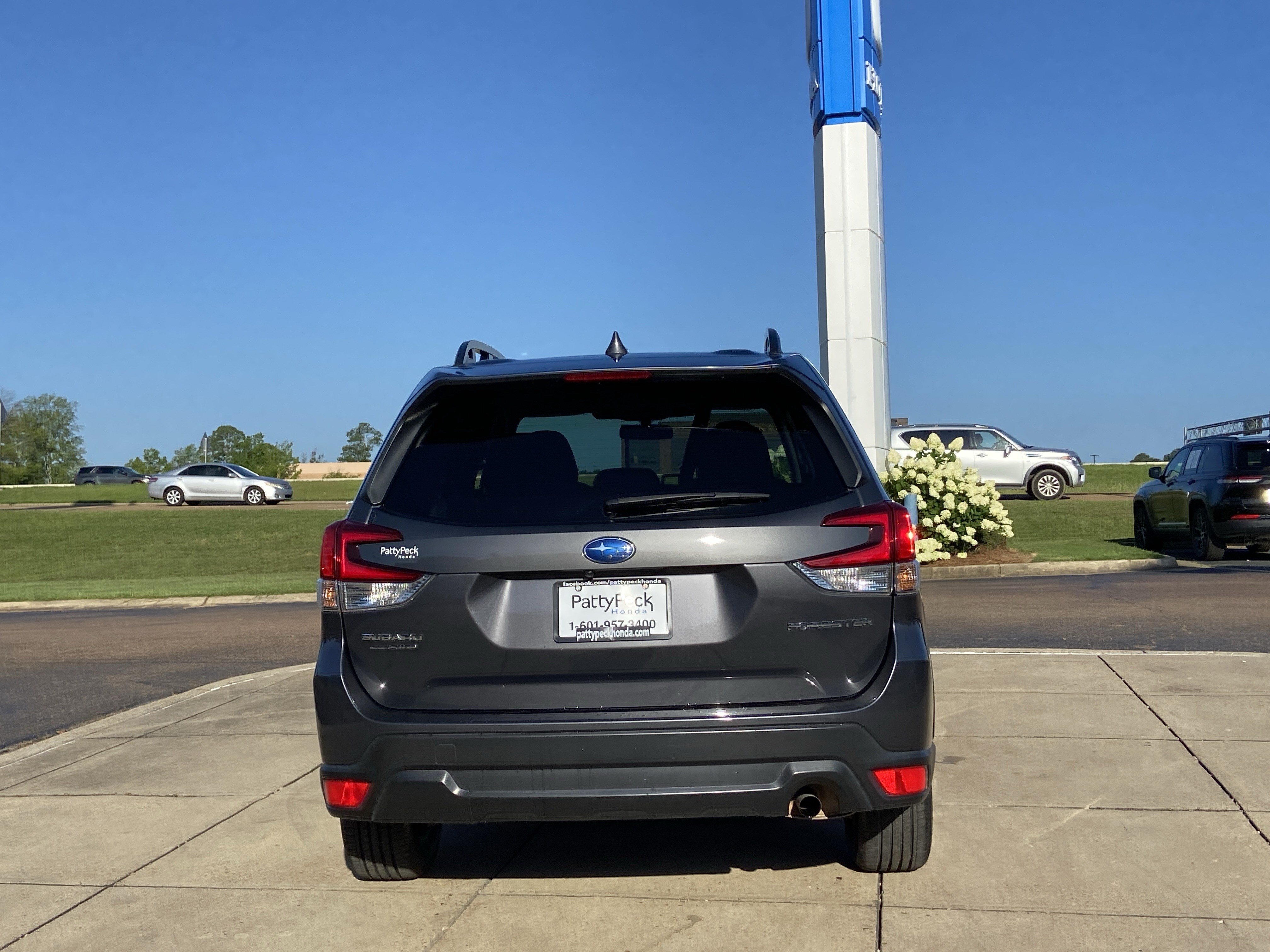 Used 2022 Magnetite Gray Metallic Subaru Premium image 10
