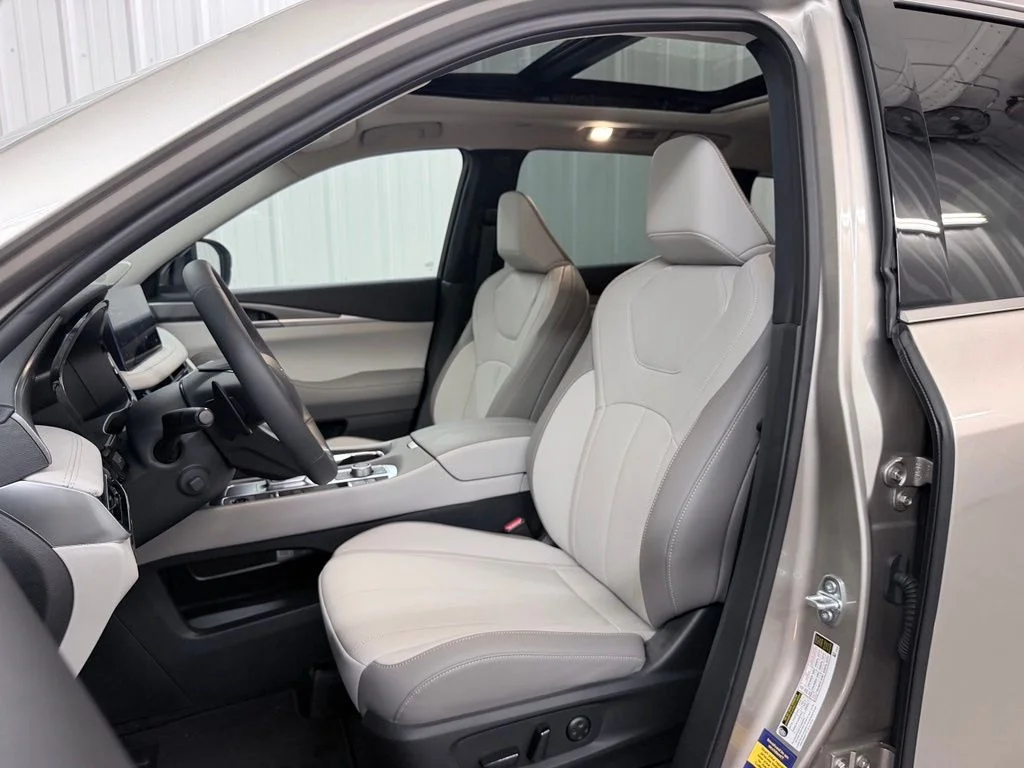 New 2027 WARM TITANIUM INFINITI Luxe FWD image 14