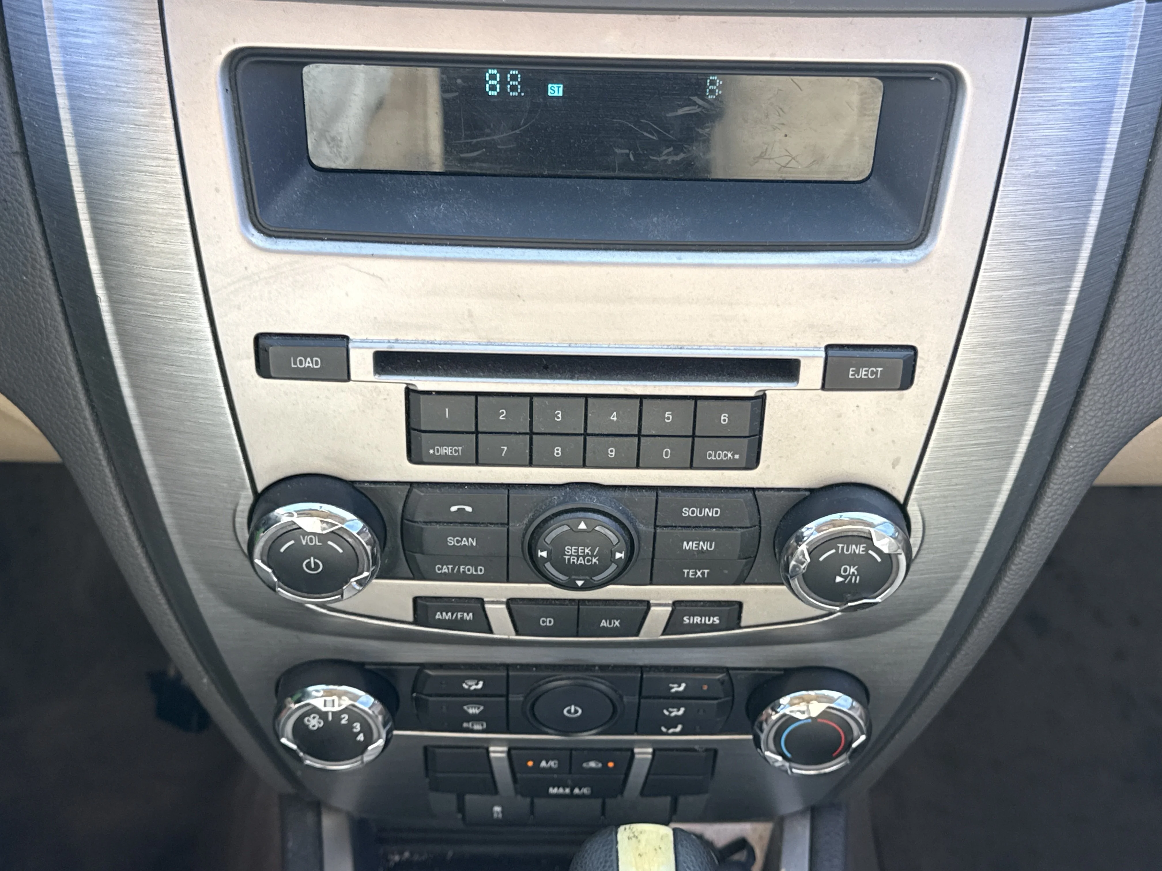 Used 2010  Ford SE image 3