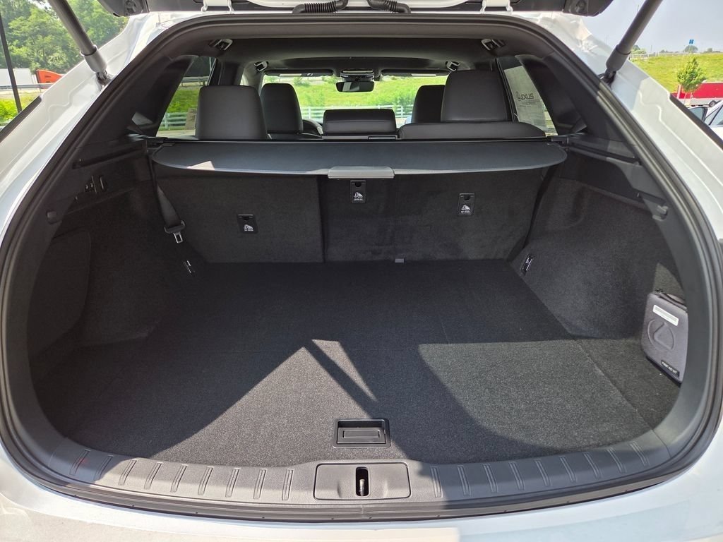 New 2026 Eminent White Pearl Lexus PREMIUM image 27
