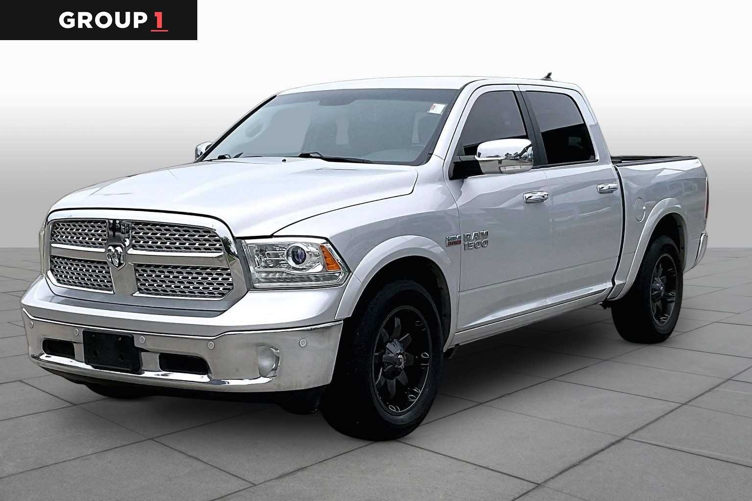2016 RAM 1500 Laramie Crew Cab 5'7's photo