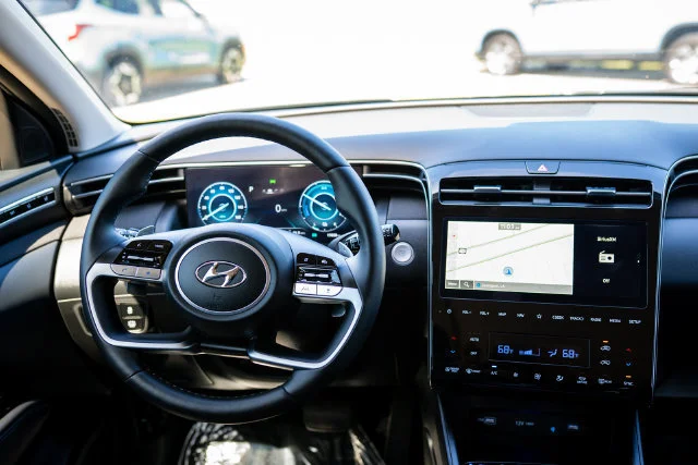 Used 2024 Amazon Gray Hyundai Limited image 6