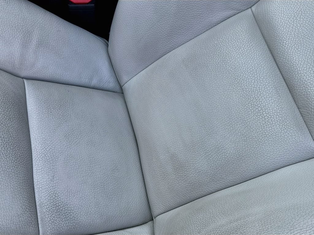 Used 2020 Black Volvo Momentum image 22