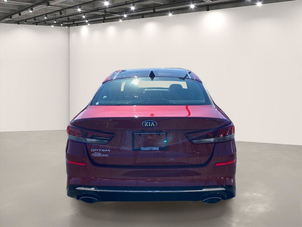 Certified Used 2020 Passion Red Kia SE image 7