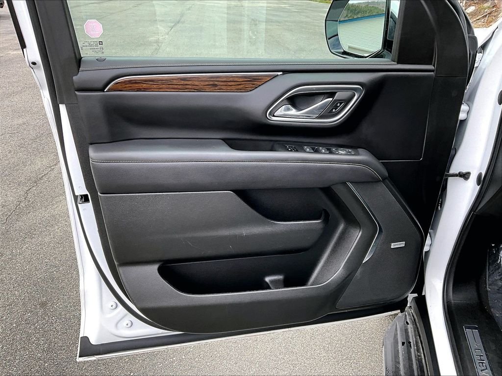 Used 2023 Summit White Chevrolet Premier image 9