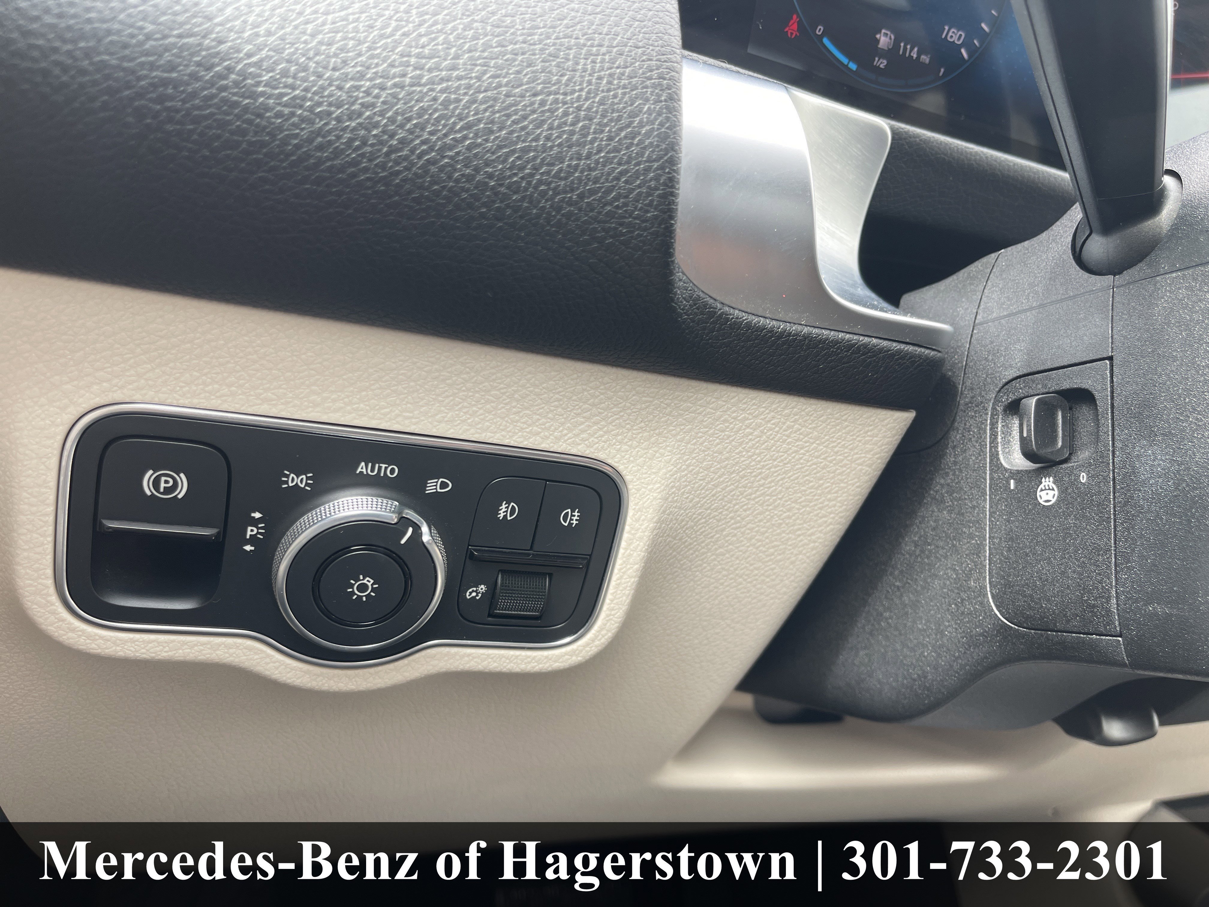 Certified Used 2022 Mountain Grey Metallic Mercedes-Benz GLB 250 4MATIC® SUV image 16