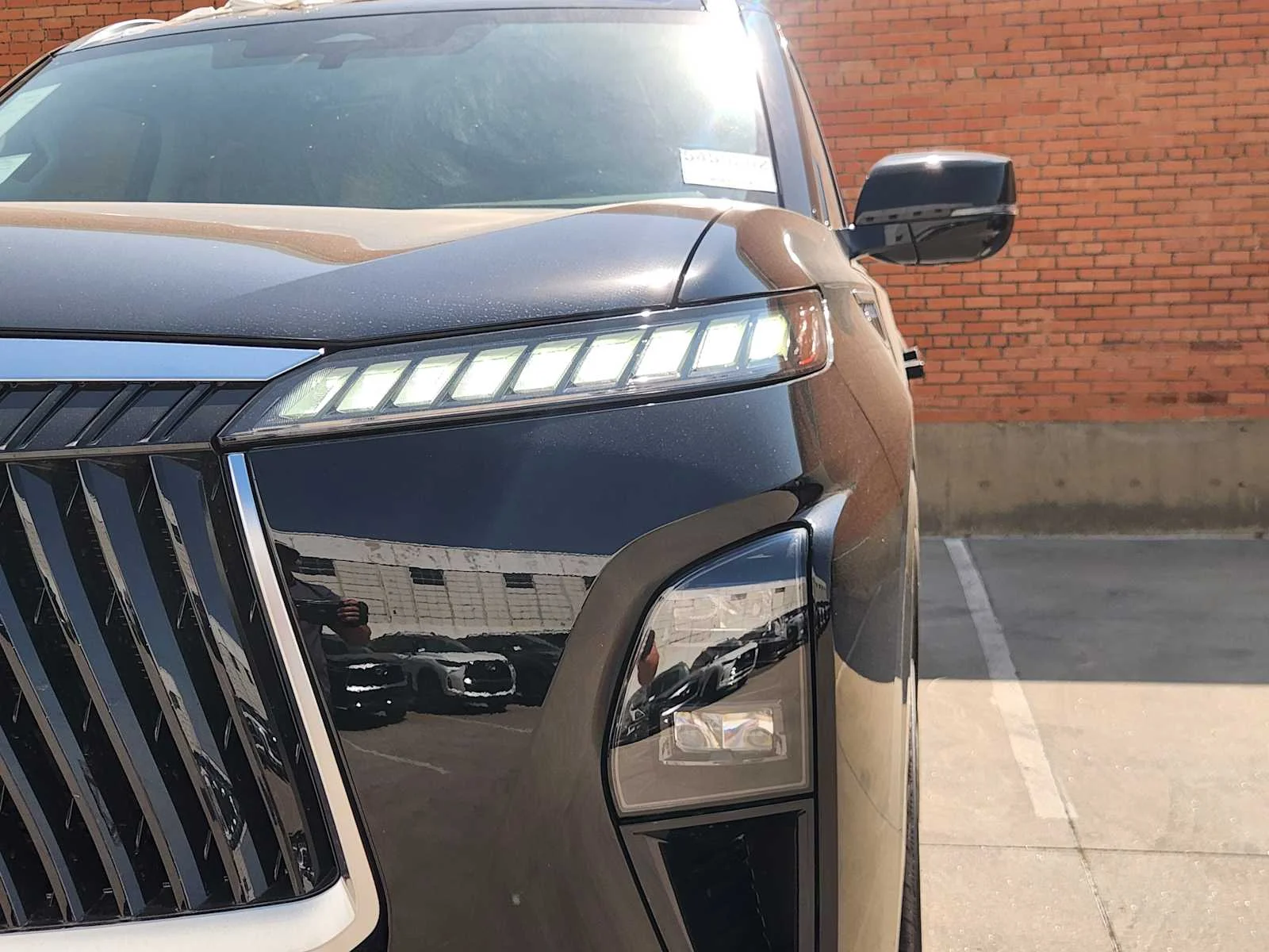 New 2027 BLACK OBSIDIAN INFINITI Luxe 4WD image 5