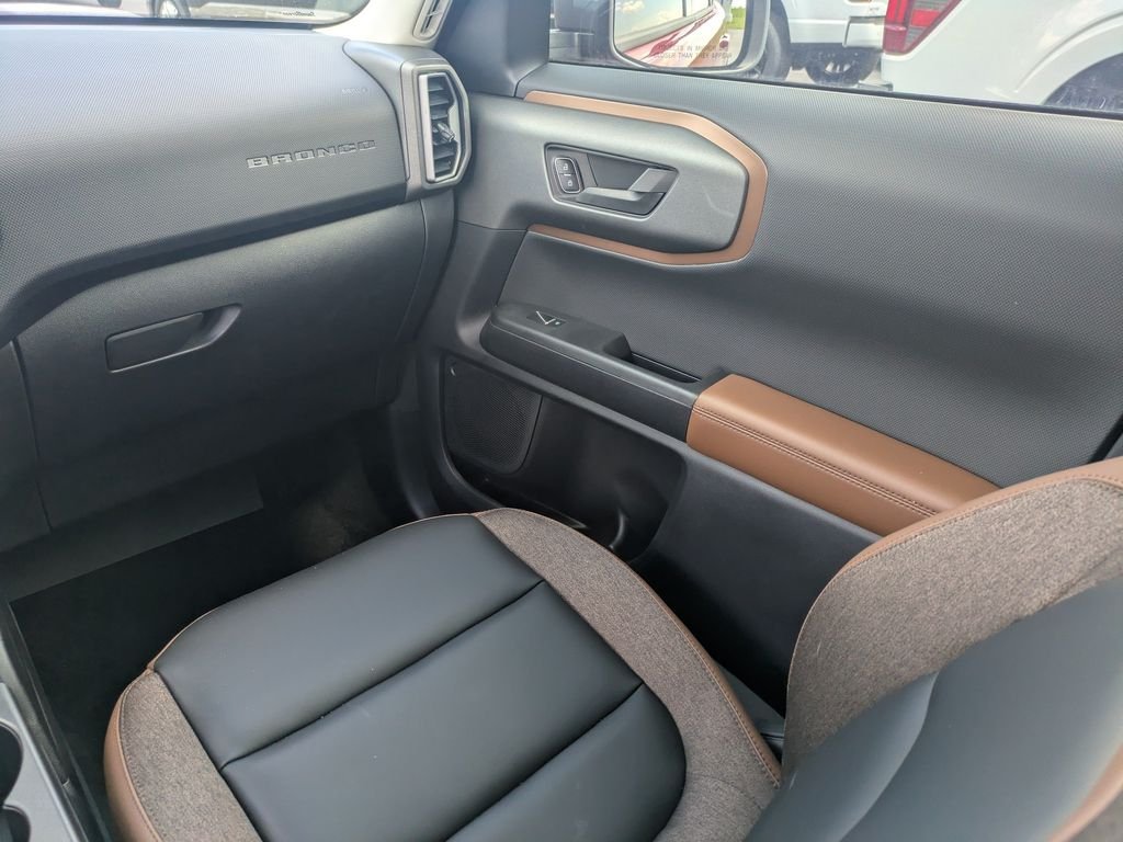 New 2025 Ruby Red Metallic Tinted Clearcoat Ford Outer Banks® image 48