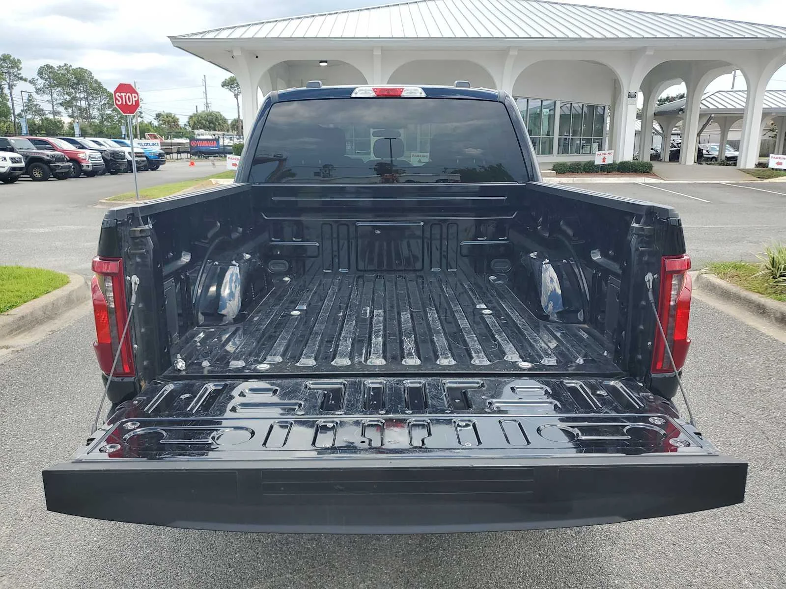 Used 2025 Black Ford XLT image 5