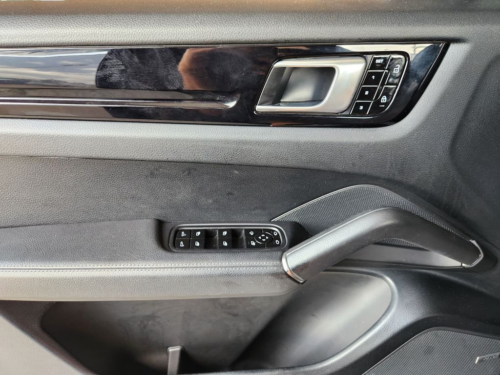 Used 2019 Quartzite Metallic Porsche Base image 23