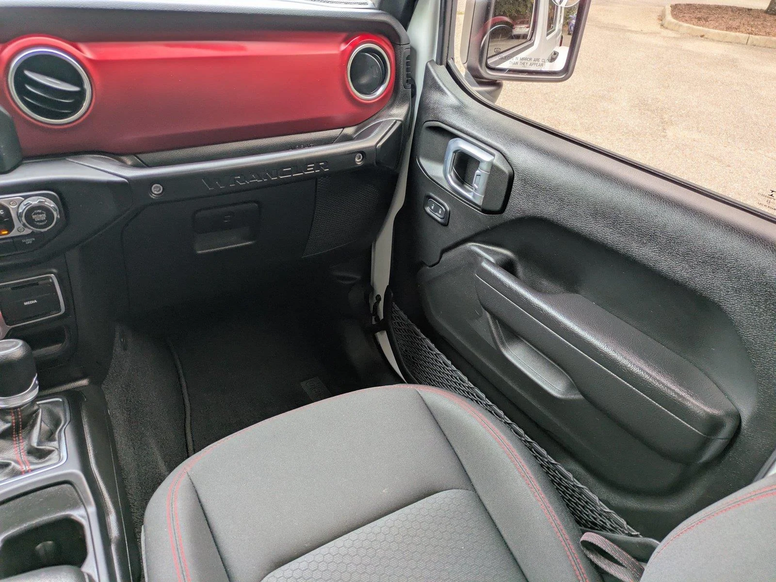 Used 2022 Bright White Clearcoat Jeep Unlimited Rubicon image 17