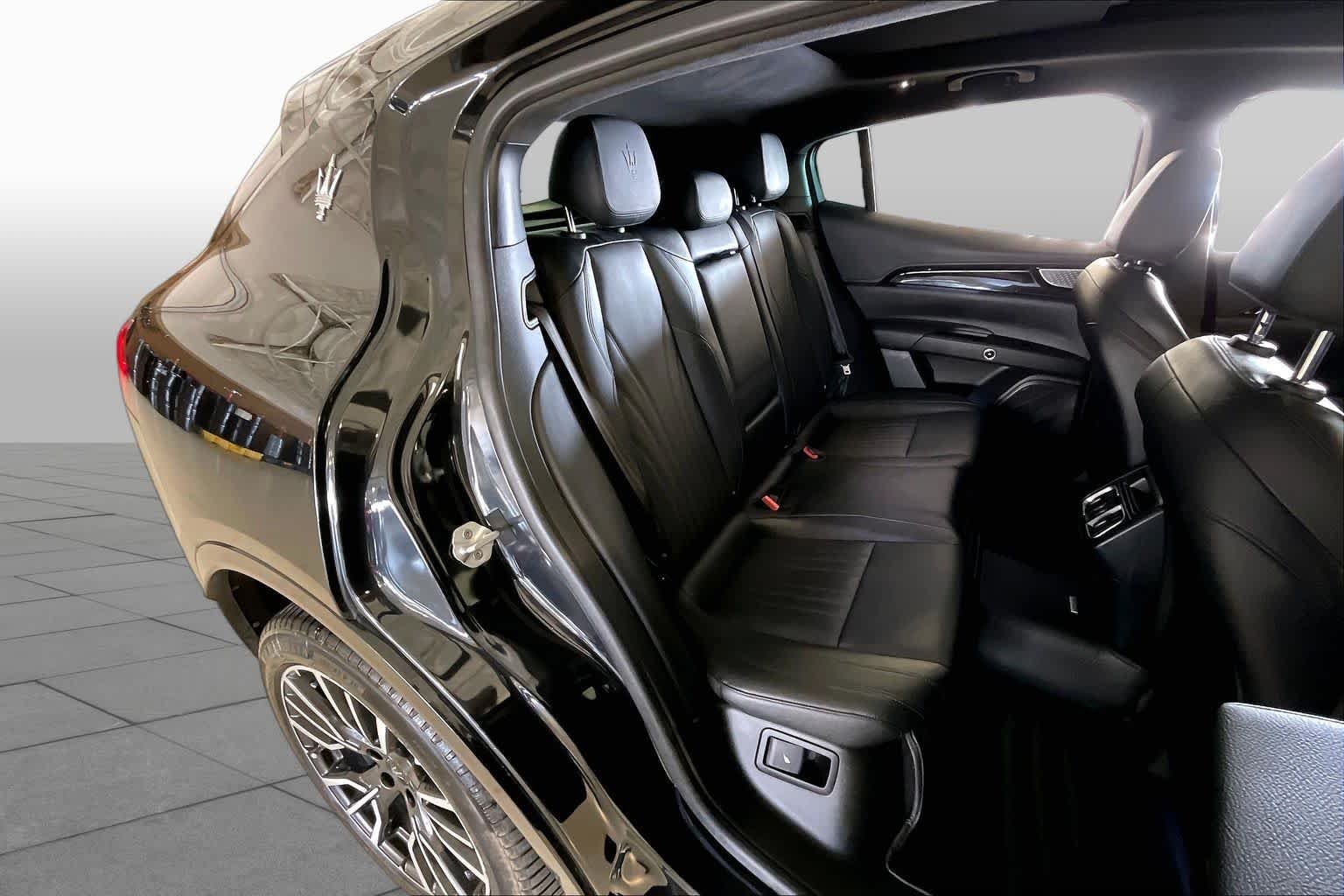 Used 2023 Nero Tempesta Metallic Maserati GT image 18