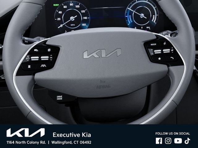 New 2026 Green Kia Wind image 22