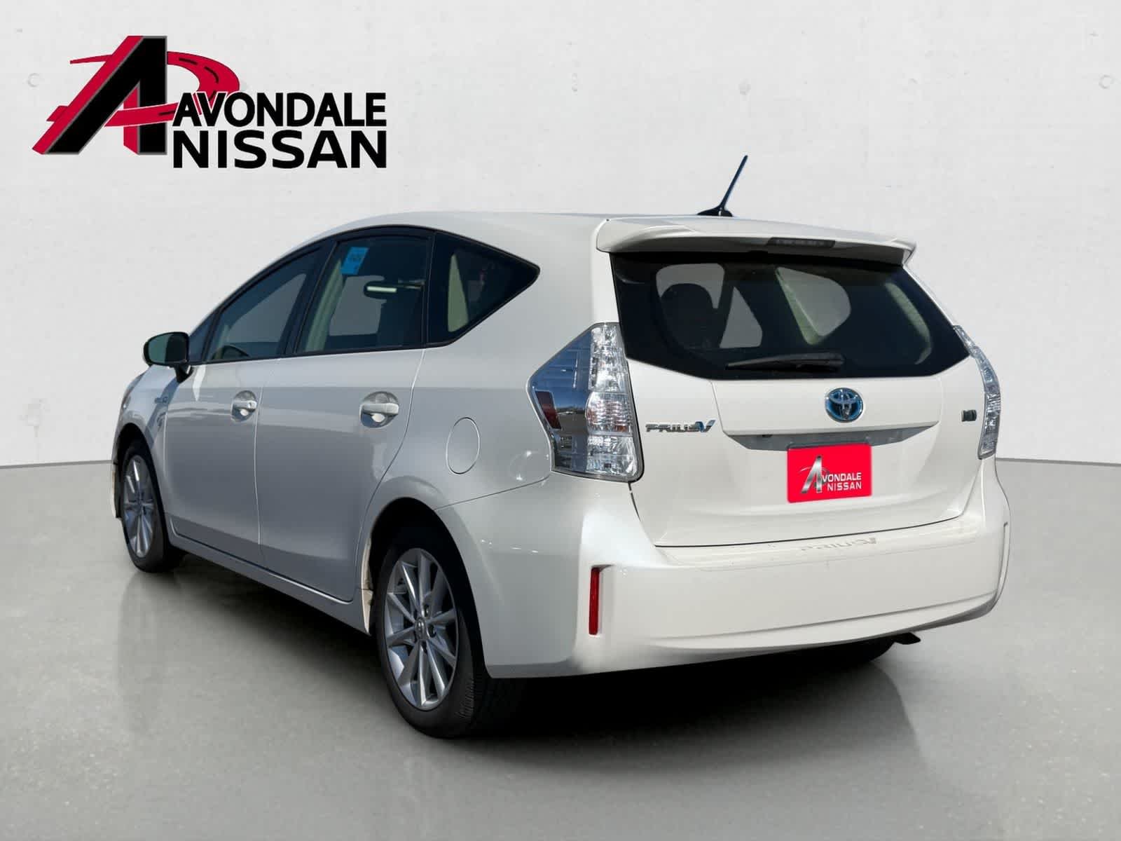 Used 2014 Blizzard Pearl Toyota Five image 3