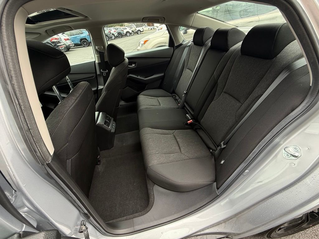 Used 2025 Solar Silver Metallic Honda SE image 17