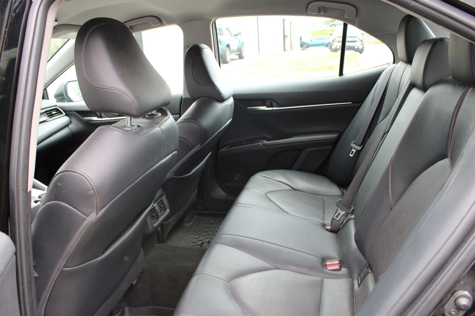 Used 2020 Black Toyota XLE image 12