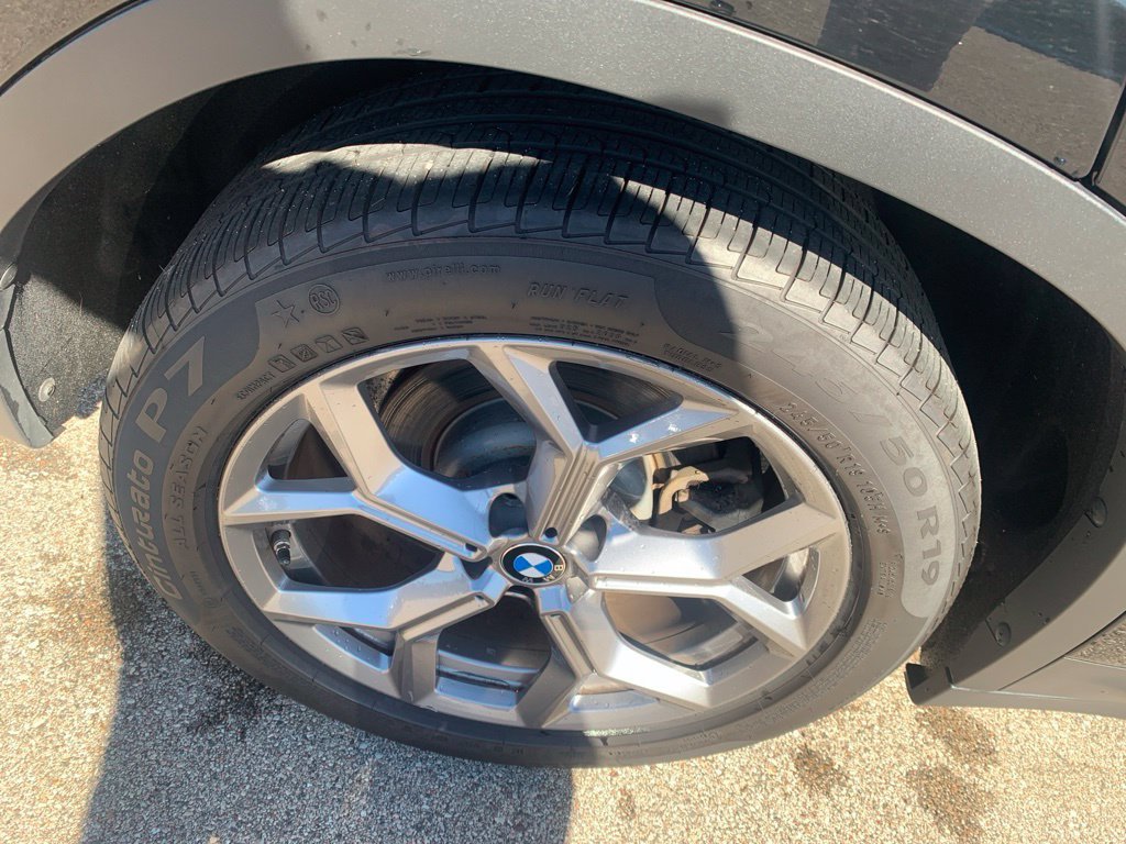 Used 2023 Black BMW xDrive30i image 40