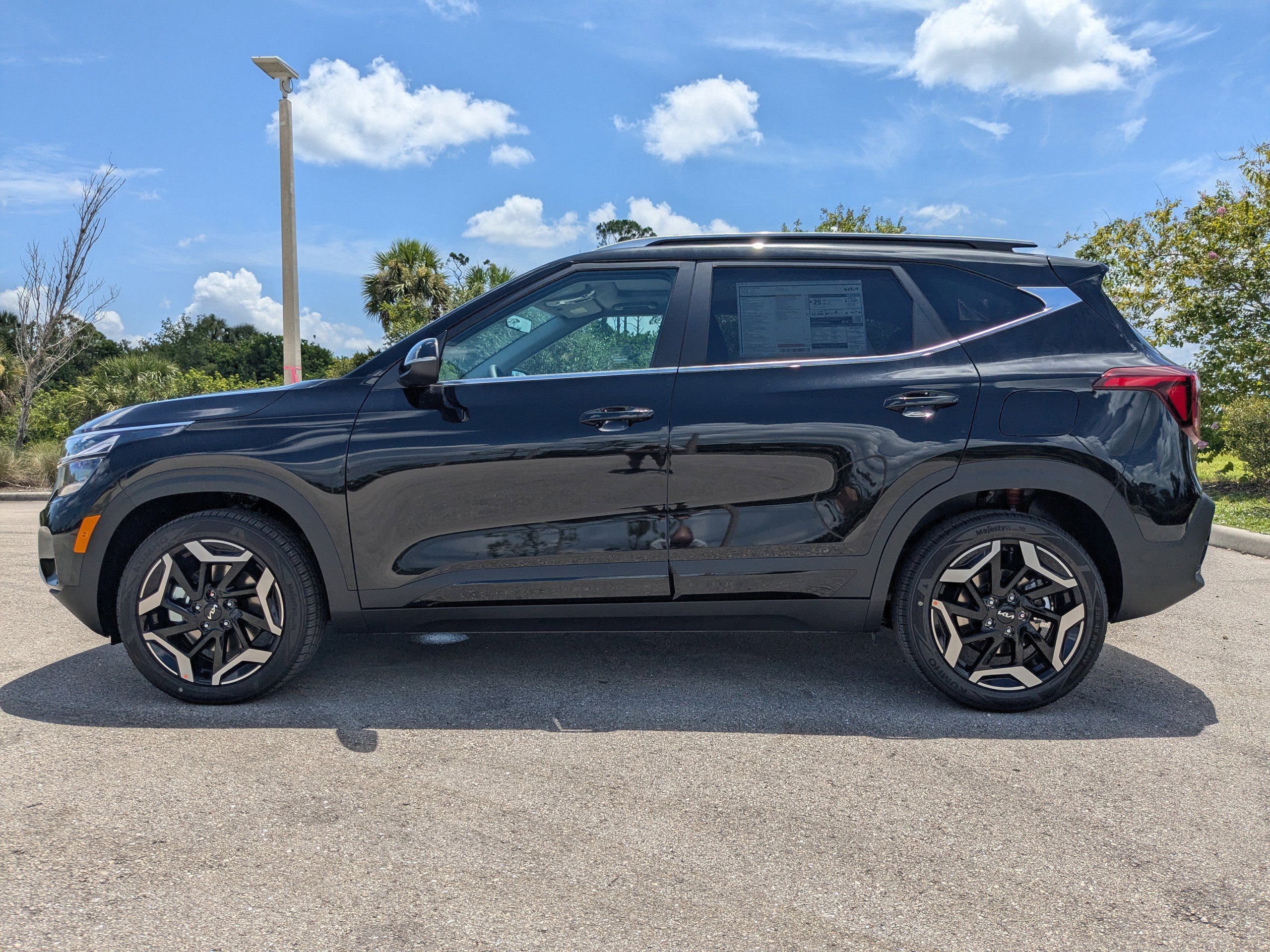 2026 Kia Seltos SX - Photo 8