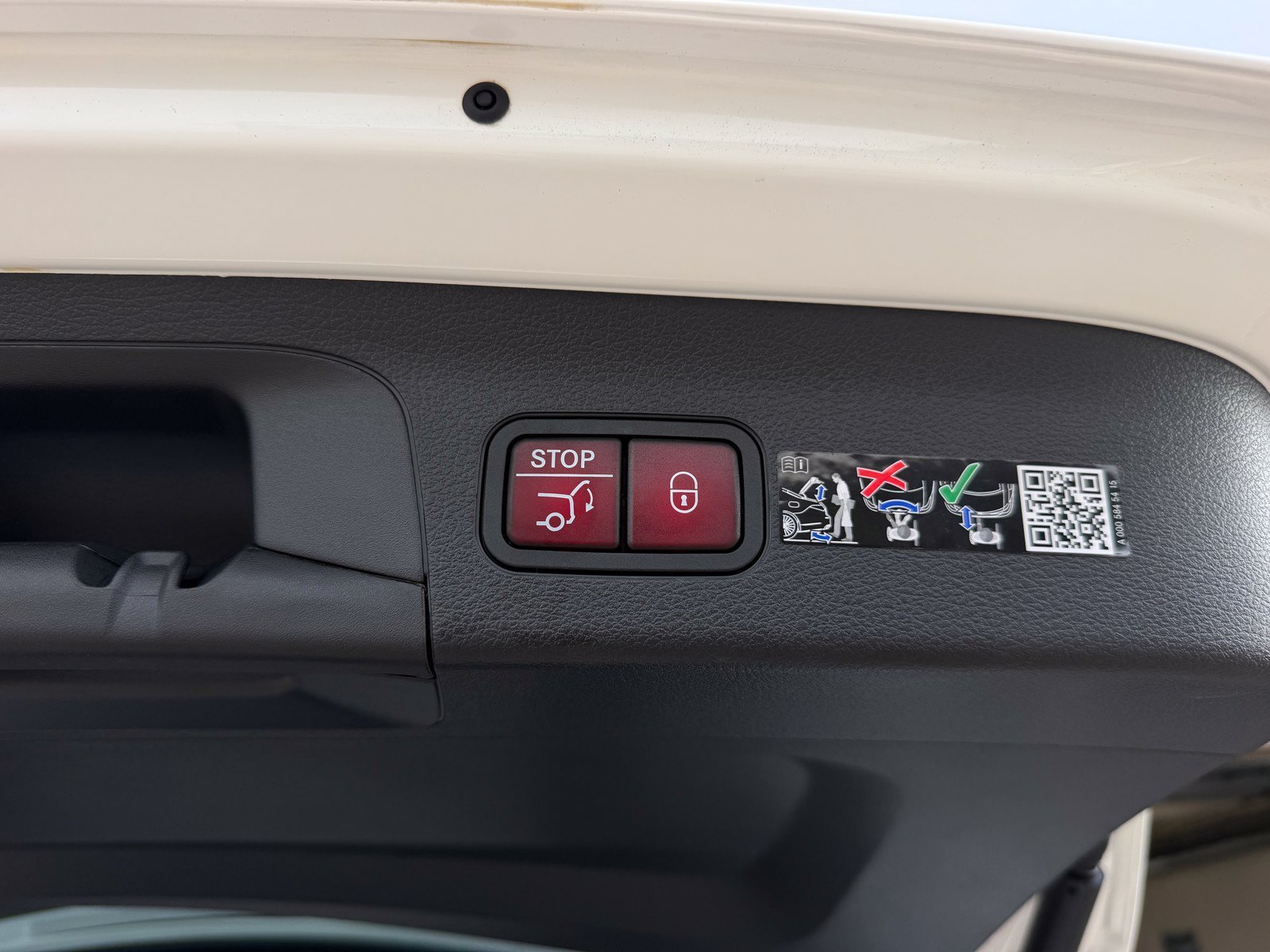 New 2027 Polar White Mercedes-Benz GLS 450 image 21