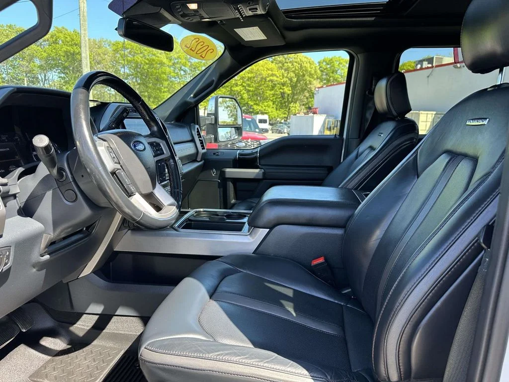 Used 2022 Star White Metallic Tri-Coat Ford Platinum image 22