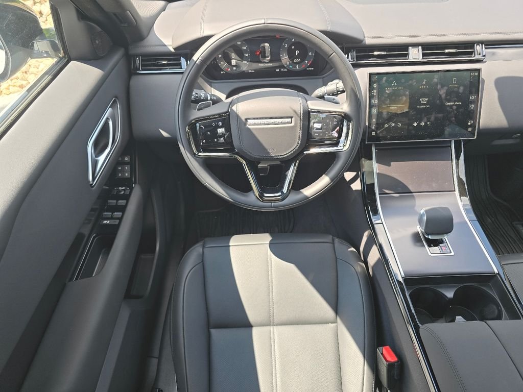 New 2026 Fuji White Land Rover Dynamic se image 37