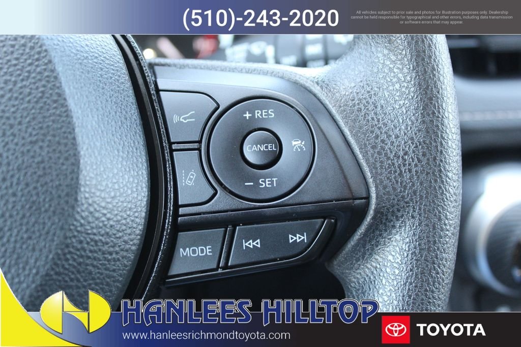 2025 Toyota RAV4 XLE - Photo 27