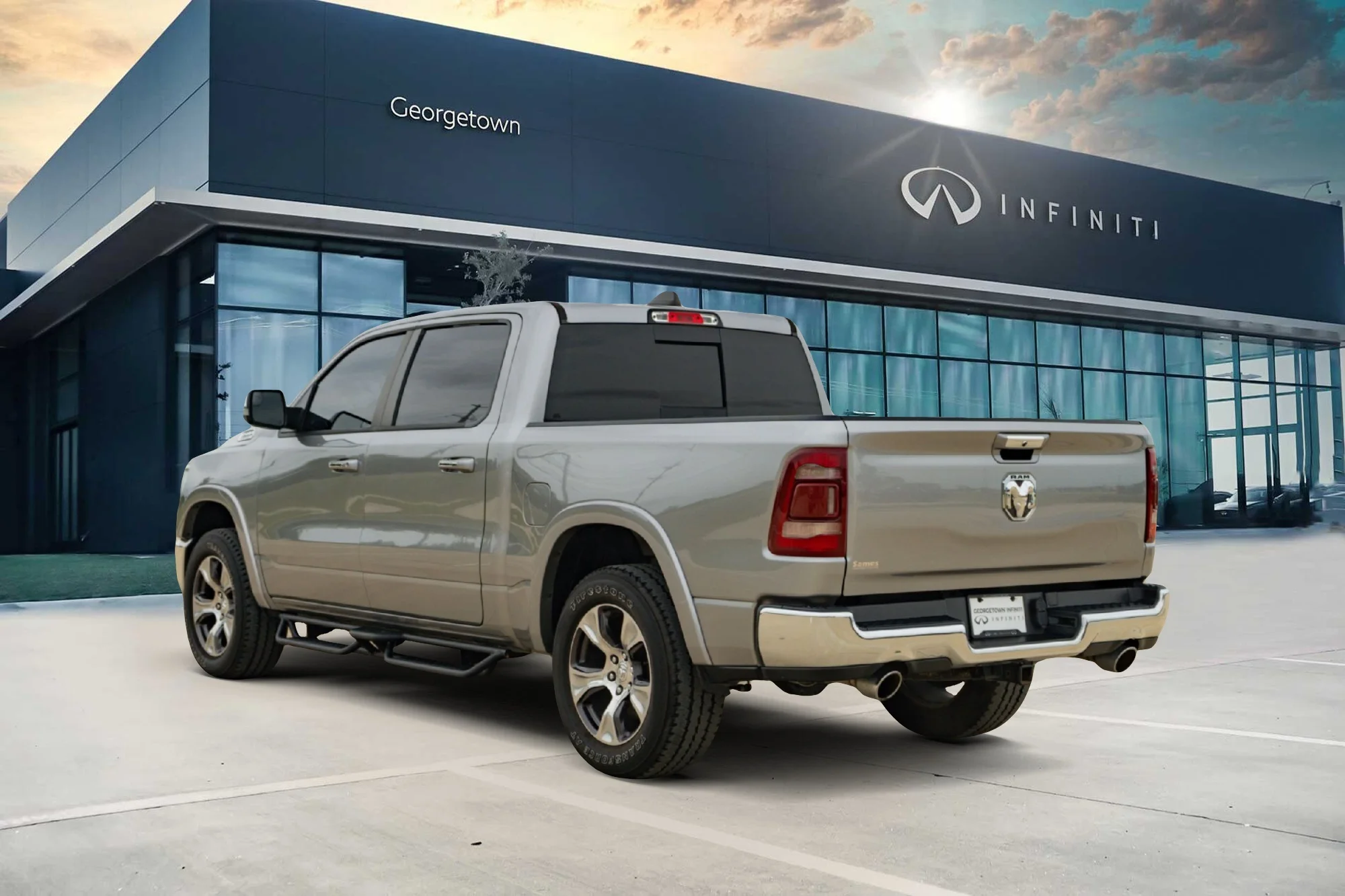 Used 2022 Silver Ram Laramie image 6