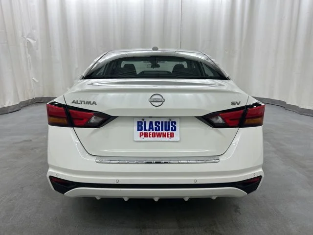 Used 2023 White Nissan 2.5 SV image 5