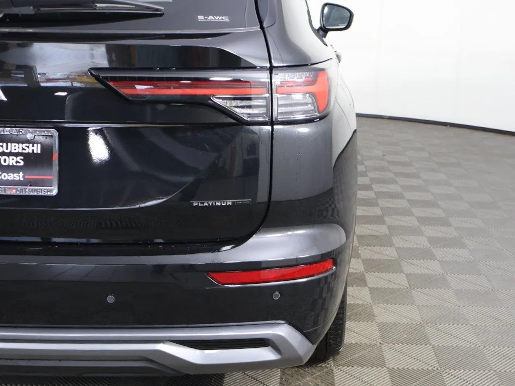 2025 Mitsubishi Outlander SEL Platinum Edition - Photo 22