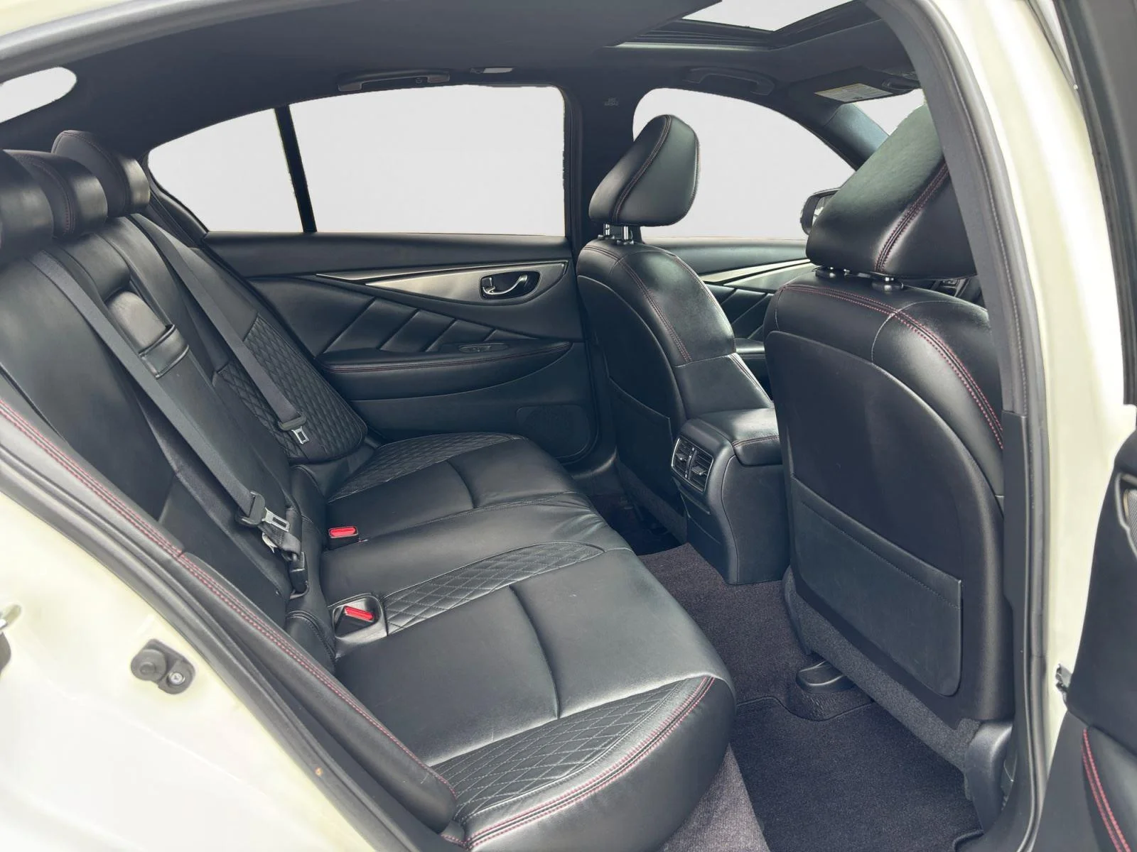 Used 2018 Pure White INFINITI RED SPORT 400 image 43
