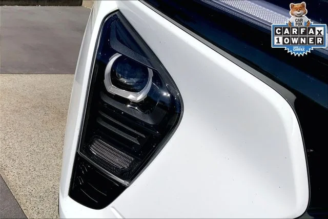Used 2024 Summit White Chevrolet 2RS image 25