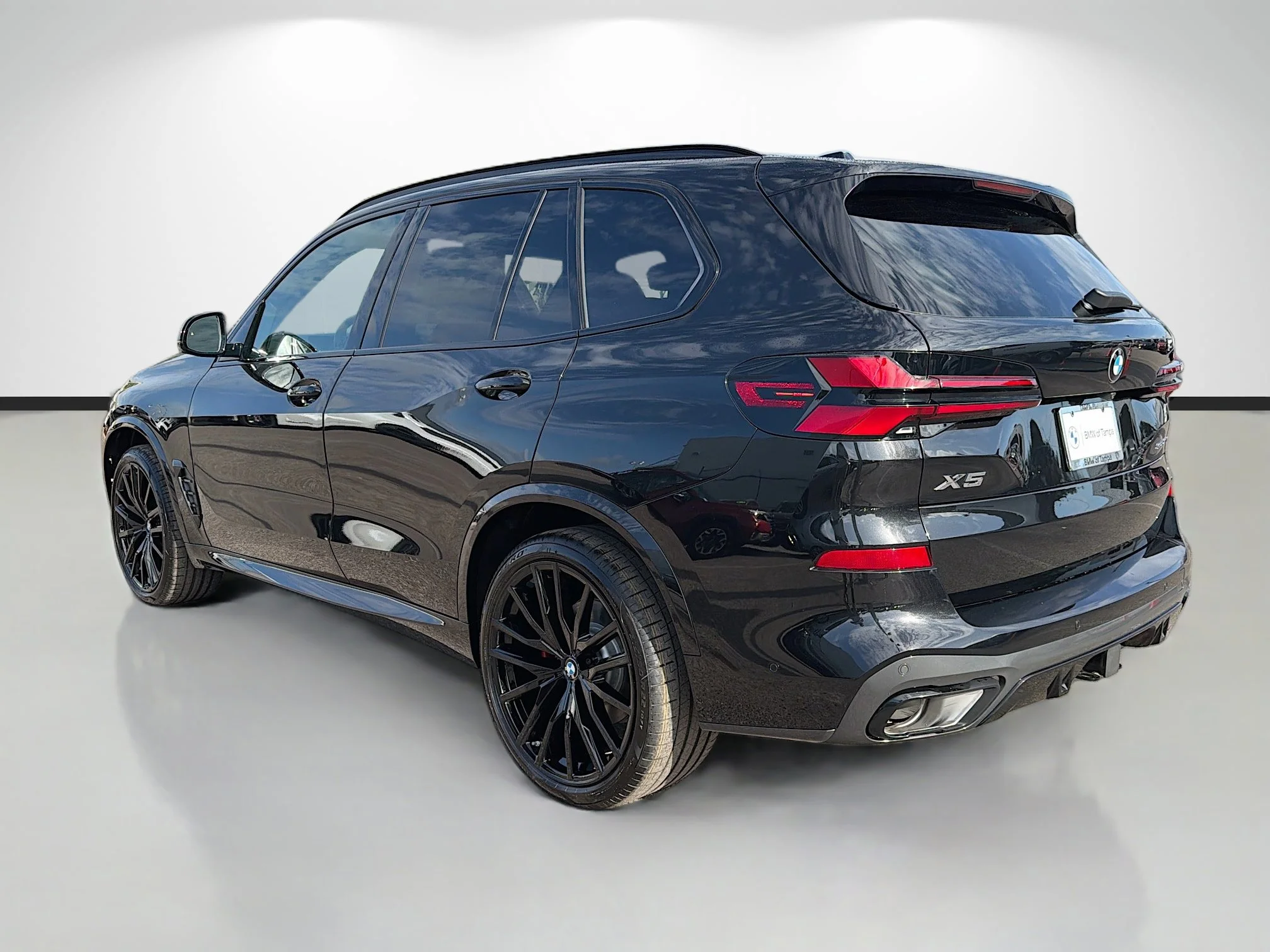 New 2026 Black Sapphire Metallic BMW sDrive40i image 5
