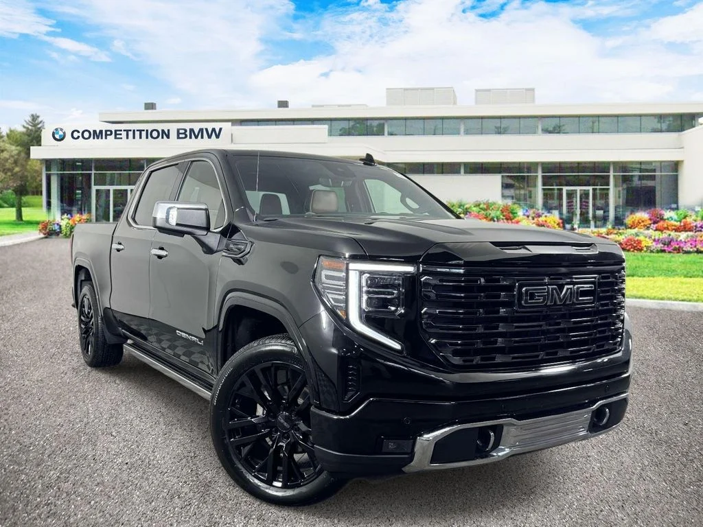 2022 GMC Sierra 4WD Crew Cab Short Box Denali Ultimate's photo