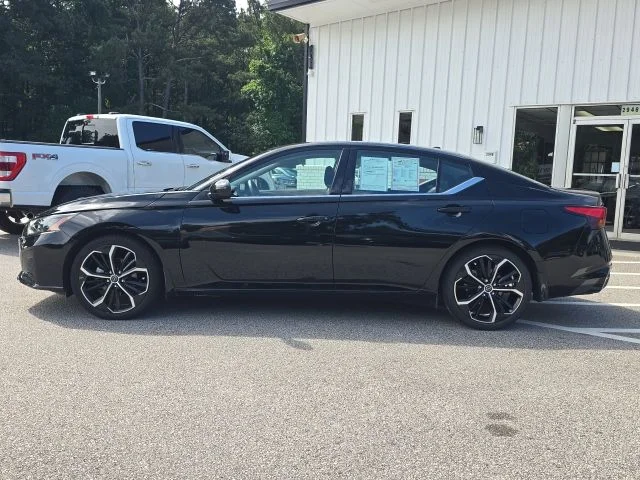 Used 2024 Black Nissan 2.5 SR image 2
