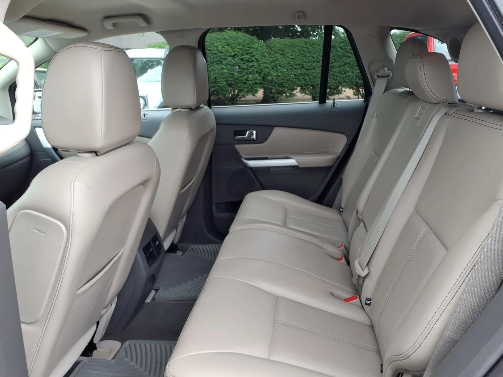Used 2013 Ingot Silver Ford Limited image 25