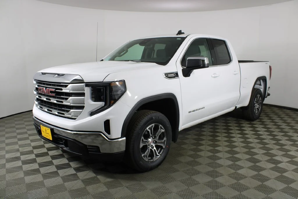 2026 GMC Sierra 1500 SLE - Photo 3