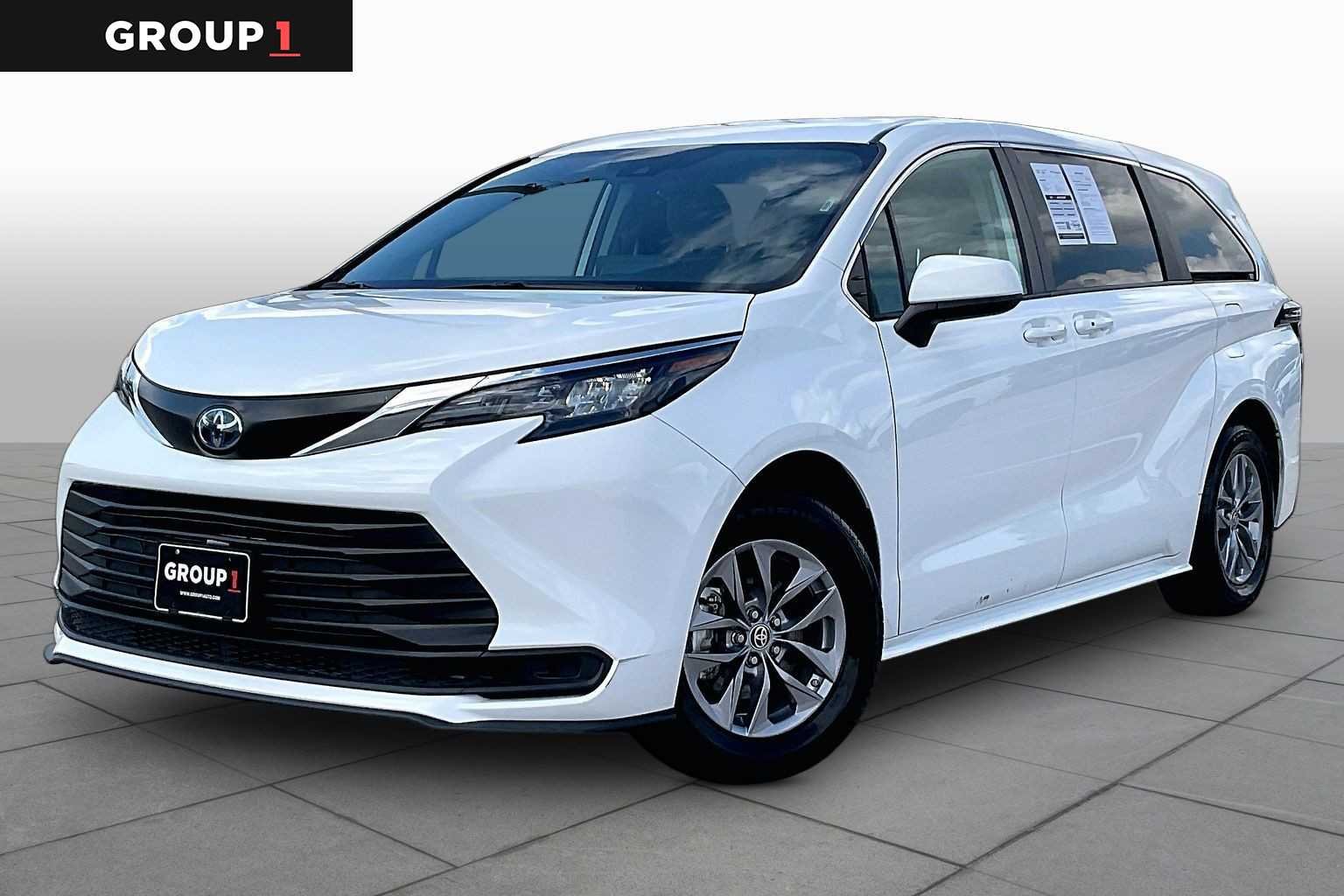 2024 Toyota Sienna LE