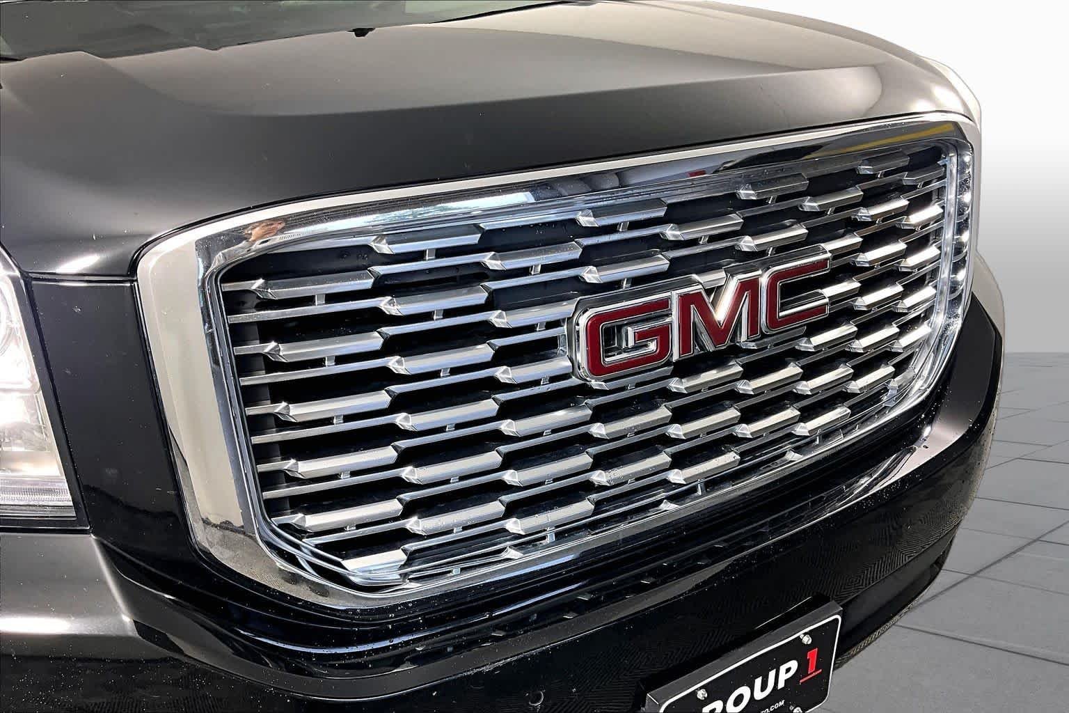 Used 2019 ONYX BLACK GMC Denali image 29