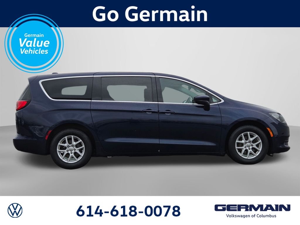Used 2017 Blue Chrysler LX image 6