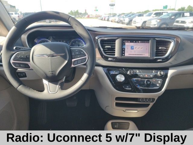 Used 2023 Bright White Clearcoat Chrysler LX image 4