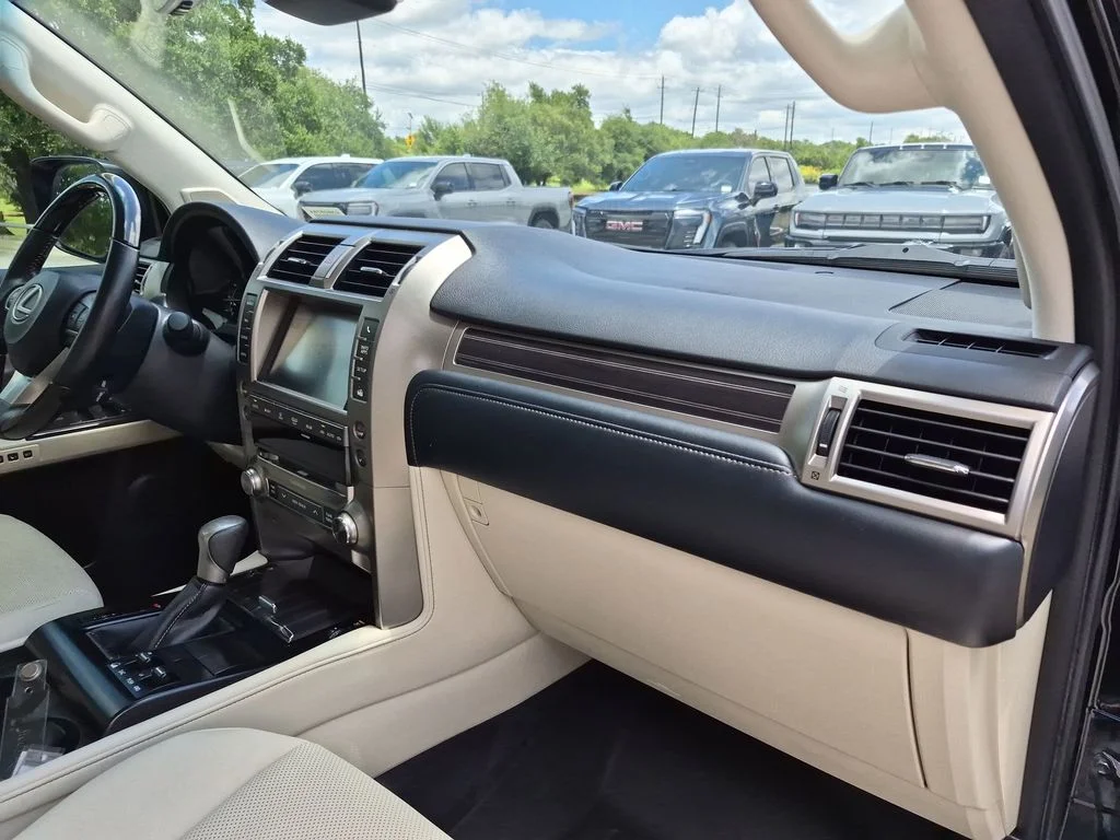 Used 2020 Black Lexus 460 image 36
