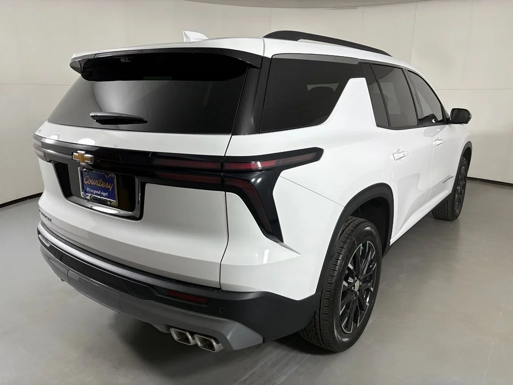 New 2026 Summit White Chevrolet LT image 10
