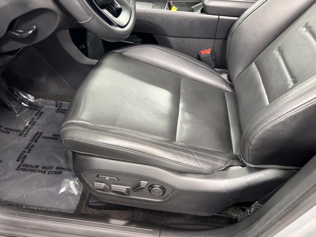 Used 2025 Silver Hyundai Calligraphy image 16