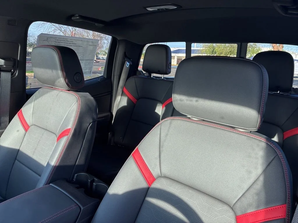 2026 Chevrolet Colorado Z71 - Photo 14