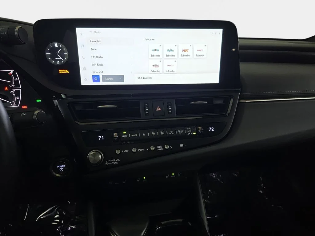 Used 2025 Silver Lexus 300h image 19