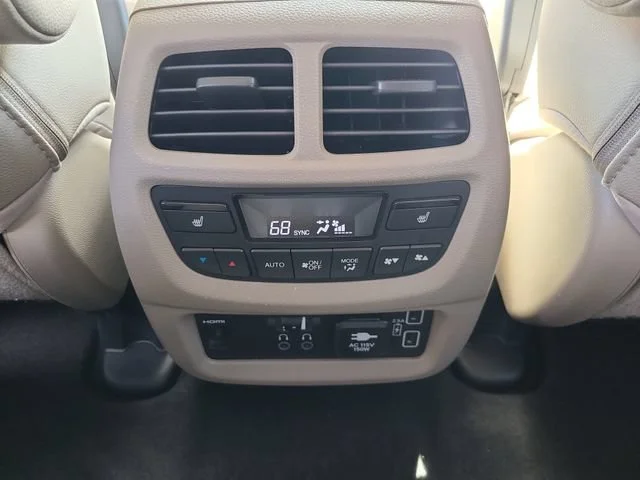 Used 2019 White Honda Touring 7-Passenger image 17