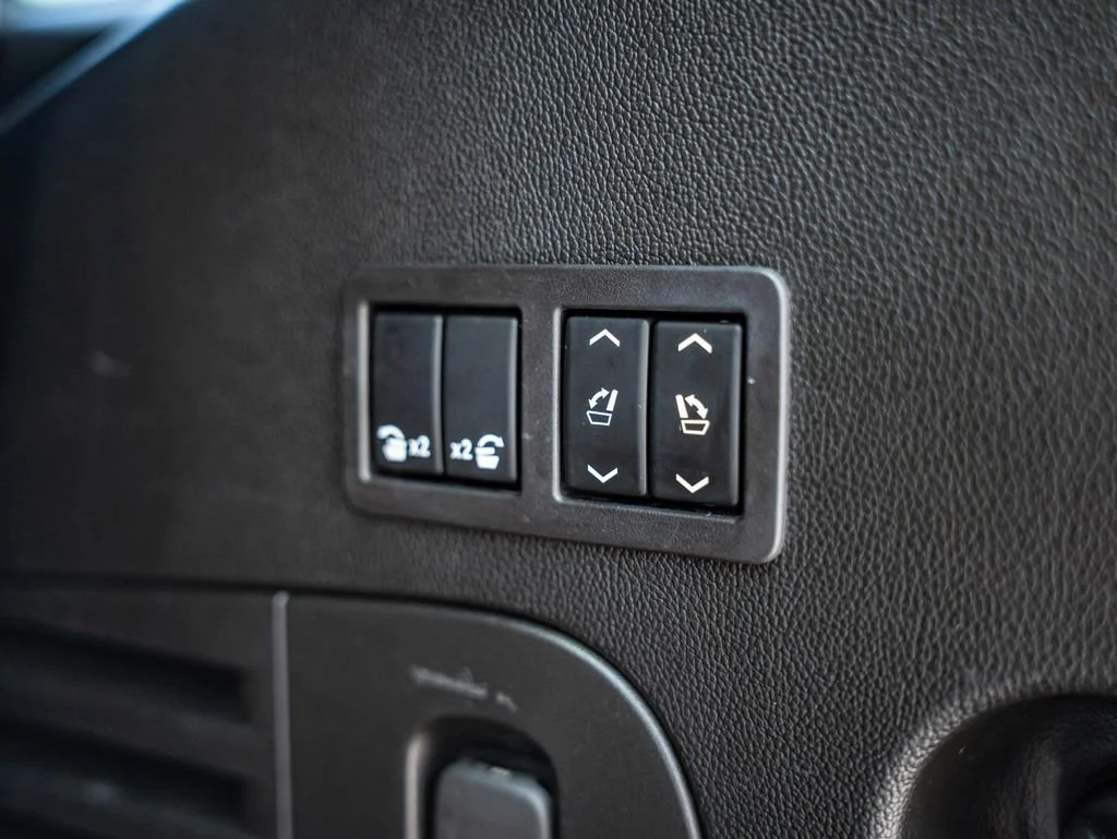Used 2020 Black Chevrolet Premier image 43