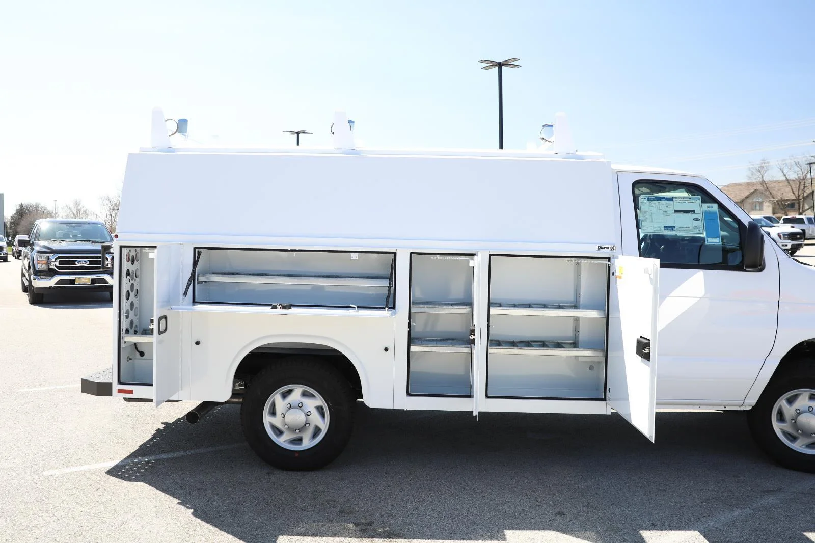 New 2026 Oxford White Ford E-350 SRW image 9